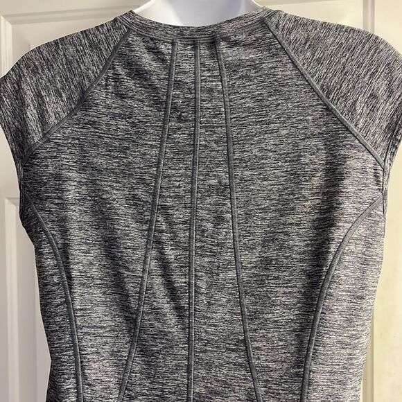 Athleta Heather Gray Capped Sleeve 1/2 Zip Pullover Shirt with Pleating- Medoum - Picture 9 of 14